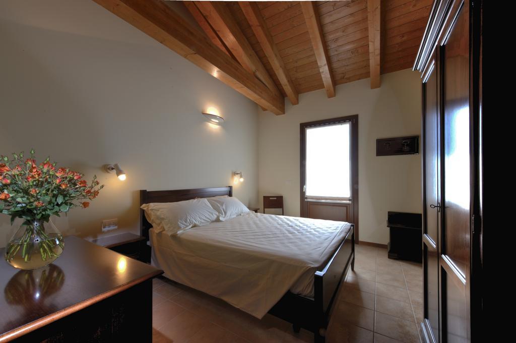 Agriturismo Olistella Palazzolo dello Stella Rum bild